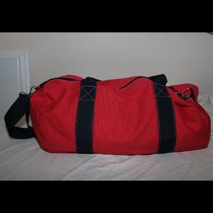 Tommy Hilfiger Bags - TOMMY HILFIGER DUFFEL BAG Tommy Hilfiger Bags - TOMMY HILFIGER DUFFEL BAG